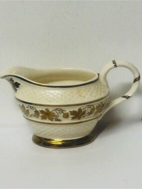 Vintage Wade England Grape Bramble
Gold Creamer Pitcher Hand Painted
RARE